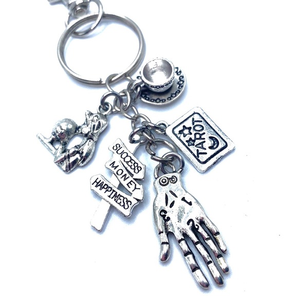 Fortune Teller Keychain Bag Charm Palm Reader Psychic Gift - Picture 5 of 5